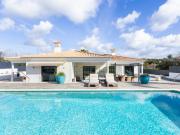 VILLA DE ALTA QUALIDADE com 5 quartos totalmente...