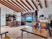 VILLA DE ARQUITECTURA MEDITERRANEA CON VISTAS INFINITAS...