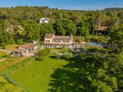 Villa de caractère, 4400m2, appartement indépendant