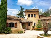 Villa de charme, secteur calme avec piscine 83 390...