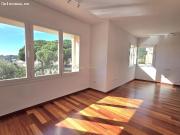 Villa de diseño con ascensor y vistas panorámicas al mar