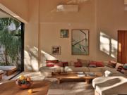 Villa de diseño en privada con seguridad, dentro de...