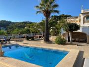 Villa de estilo mediterráneo cerca del campo de golf de...