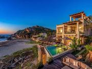 Villa de lujo a pie de playa con vista al mar, con local...