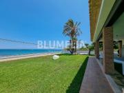 Villa de lujo con acceso directo a la playa en venta en...