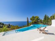 Villa de lujo con estilo Ibiza y vistas al mar cerca de...