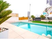 Villa de Lujo con piscina en Villa Martin Paraíso