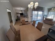 ? Villa de lujo con piscina y jardín en alquiler