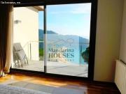 Villa de lujo con piscina y vista a mar. Andando a la...