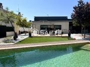 Villa de Lujo Contemporánea con Piscina y Vistas al Mar