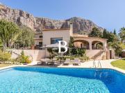 Villa de lujo en Montgó, Jávea – 3 dormitorios,...