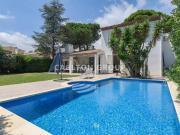Villa de luxe avec piscine et la vue mer dans doma