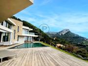 Villa de luxe contemporaine et respectueuse de...