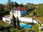 Villa de luxe de 8 pièces en vente Dommartin, Auvergne...