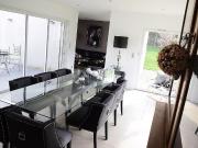Villa de luxe en vente Saint Bonnet les Oules, Auvergne...