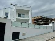 Villa de nueva construcción con 4 dormitorios en Nerja