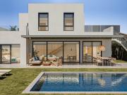 Villa de obra nueva con piscina privada climatizada en...