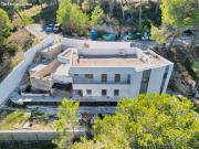 Villa de obra nueva en entorno natural y tranquilo