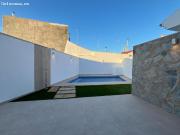 Villa de obra nueva lista para entrar a vivir con...