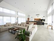 VILLA DE PLAIN PIED 347m2 CENTRE VILLE MONTAIGU