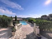 Villa de plain pied avec piscine et vue dégagée 103m²...