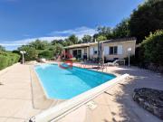 Villa de plain pied avec piscine et vue panoramique