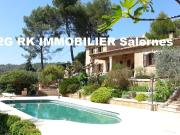 Villa de standing + piscine sur 2 900 m²