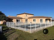 Villa d'environ 190 m2 + hangar sur 4800 m2