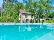 Villa d'epoca sul Ticino in vendita con piscina e...