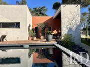 VILLA DESIGN NIMES QUARTIER PRISE PARFAITEMENT AU CALME PISC