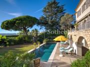 Villa d'exception avec vue mer à vendre au Cap...