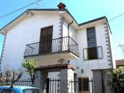 Villa di 110 m con 3 locali e box auto in vendita a...