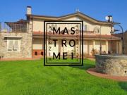 VILLA di 14 vani e di 420 mq CAPANNORI rif. 3206