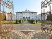 Prestigiosa villa di 15000 mq in vendita Milano, Lombardia