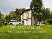 Villa di 200 m con 4 locali e box auto in vendita a...