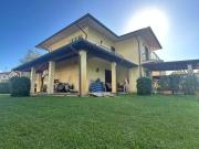 Villa di 220 mq in vendita Via Giacomo Leopardi,...