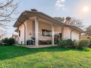 Esclusiva villa di 226 mq in vendita Viale Europa 68/B,...