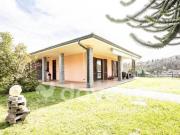 Villa di 280 m con 5 locali e box auto in vendita a...