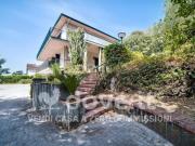 Villa di 284 m con più di 5 locali e box auto doppio in...