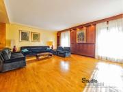 Villa di 290 m con 4 locali e box auto in vendita a...