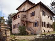Prestigiosa villa di 297 mq in vendita, Piazza Giuseppe...