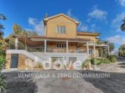 Villa di 300 m con più di 5 locali in vendita a Santa...