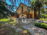 Villa di 320 mq in vendita Jesi, Italia