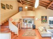Villa di 380 m con 5 locali e box auto doppio in vendita...