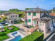 Villa di 431 mq in vendita Via Montano Montini, 48,...