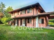 Villa di 410 m con più di 5 locali e box auto doppio in...