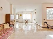 Villa di 497 m con più di 5 locali in vendita a Albizzate