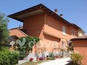 Villa di 500 m con più di 5 locali in vendita a Foiano...