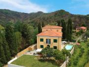 Villa di 600 mq in vendita Massarosa, Italia