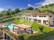 Villa di 600 mq in vendita Montecatini Terme, Italia